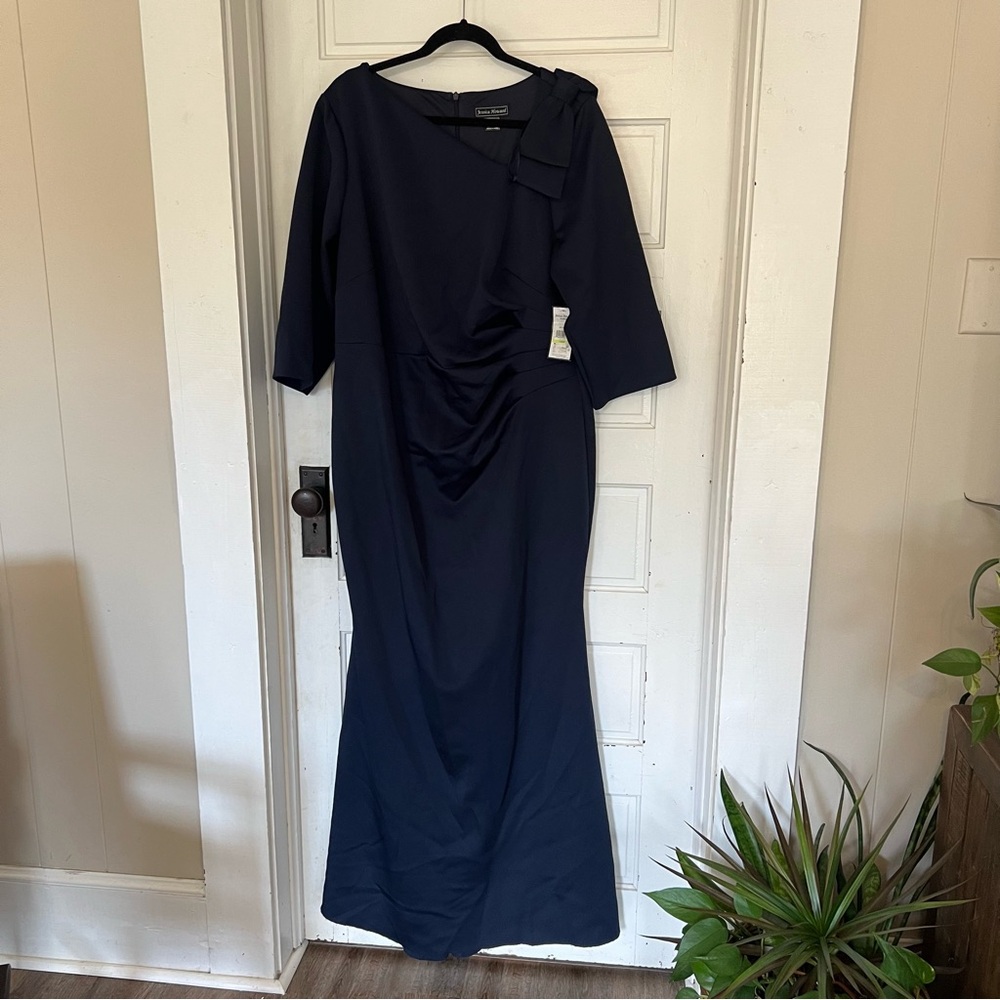Navy Jessica Howard mother of the bride dress 3/4 Sleeve Asymmetrical Neck